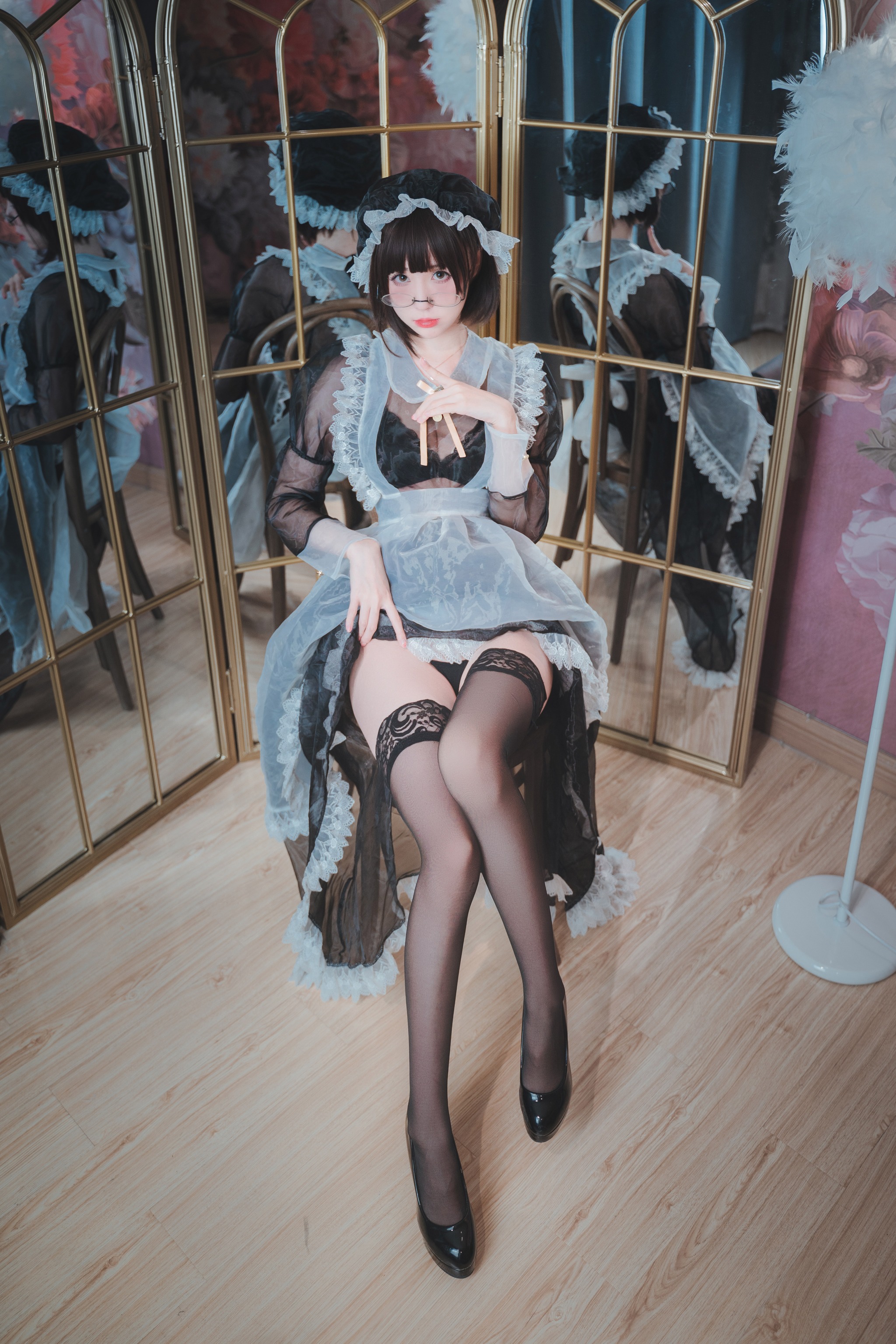 西园寺南歌 –  NO.004 透明女仆 [50P2V]-XikXak